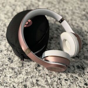 Boot: Size 8 1/2 D $200
UGGS: Size 10 $50
Water Shoes: Size 9 $15
Beats: $100